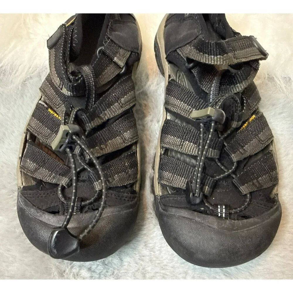 KEEN Big Kids' 4 Newport H2